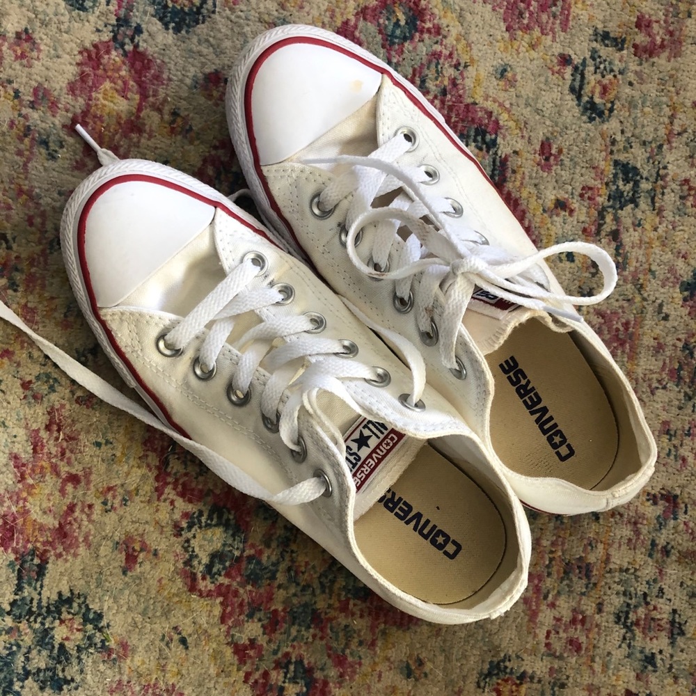 Converse Chuck Taylor low tops
